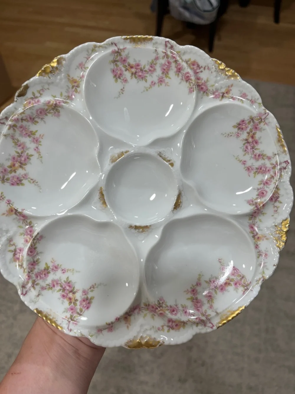 Limoges White Porcelain Floral Oyster Plate with Pink Rose Sprays and Gold Trim - Picture 1 of 12